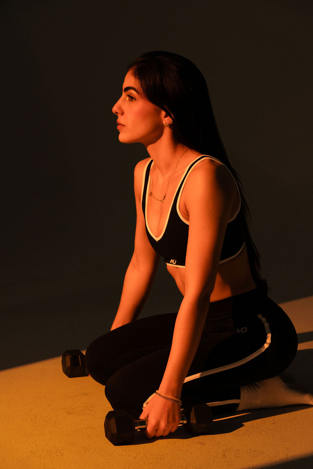 WBLS-NY-002 Women’s sports bra and leggings set.